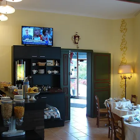 Hotel Iena 2*